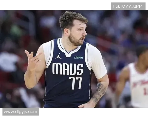 东契奇狂砍73分刷新现役得分纪录独行侠击败太阳终结其11连胜之旅