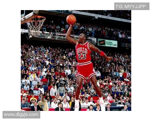 乔丹克拉克森的篮球之路与成就探讨：从新秀到全明星的蜕变之旅